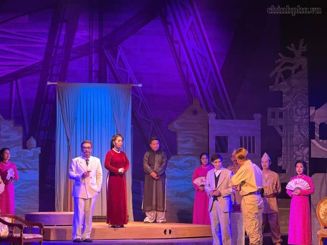 Vở cải lương «Người con gái Hà Thành»