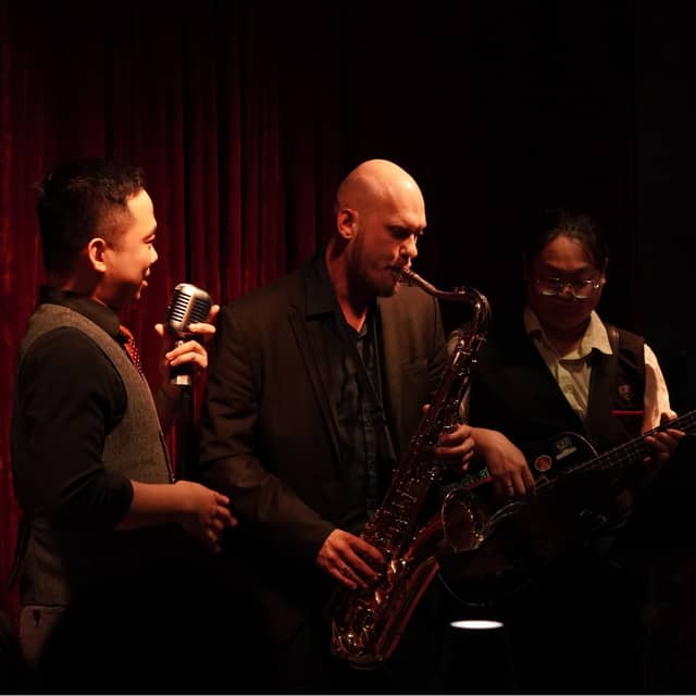 Đêm nhạc jazz «Soft Paws, Quick Turns» tại Blake's House of Jazz