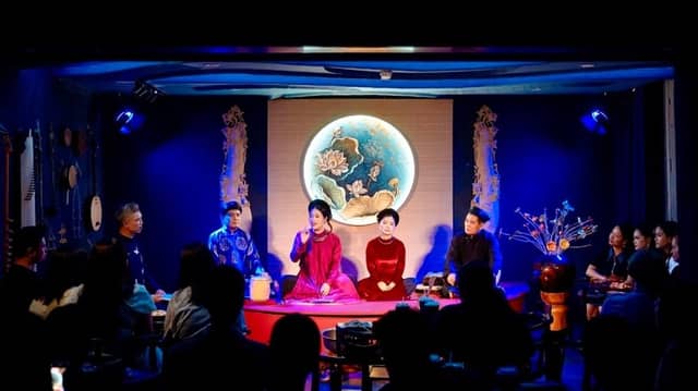 Biểu diễn ca trù «Ca trù Show» tại CADAO Collective