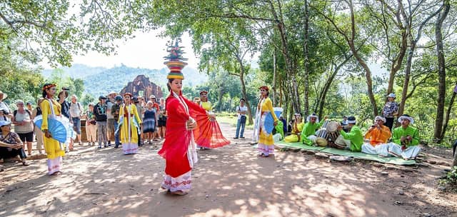 Biểu diễn «Văn nghệ dân gian Chăm tại Mỹ Sơn»