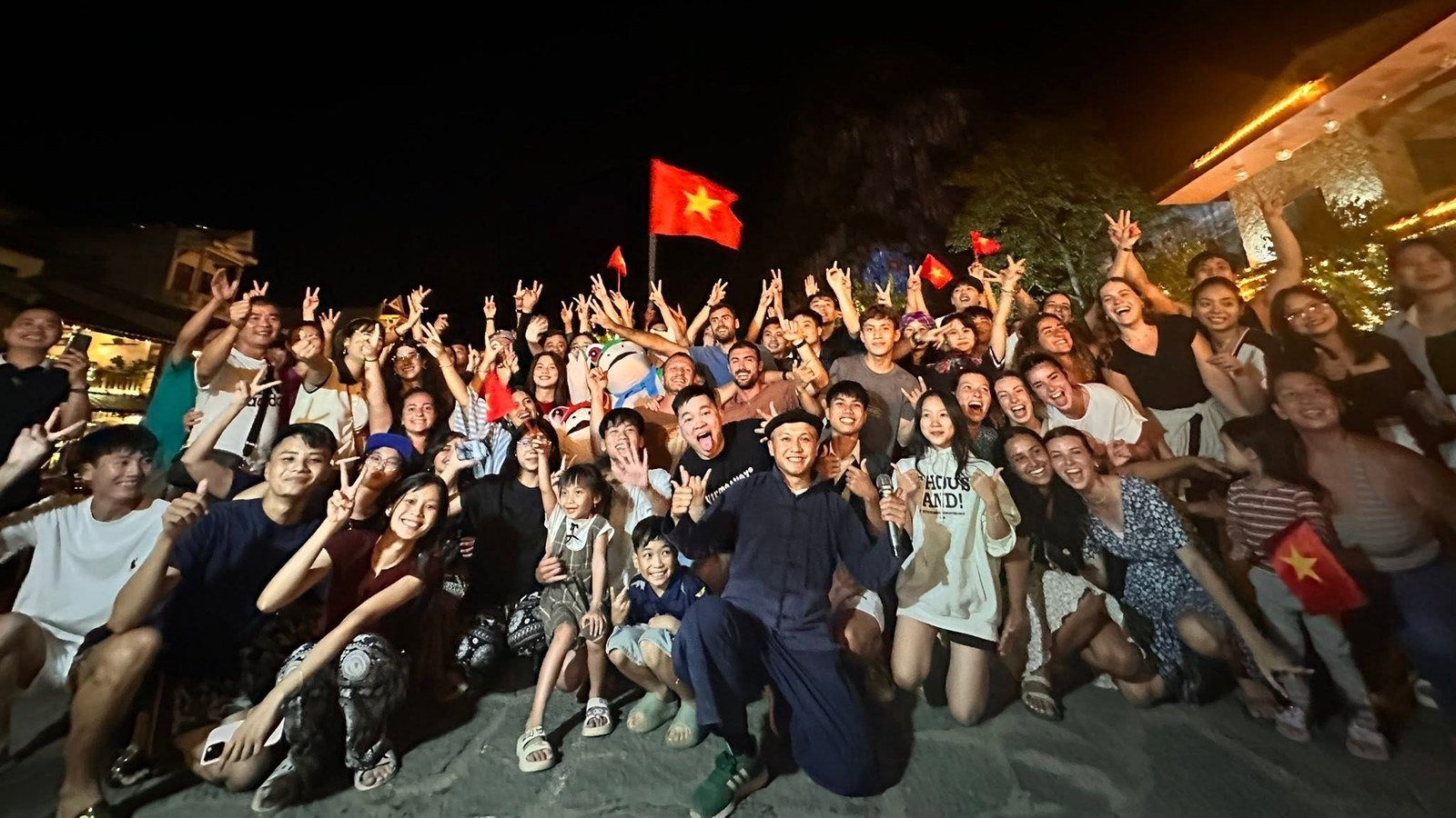 Campfire dance night «Đêm giao lưu văn hóa văn nghệ cộng đồng»